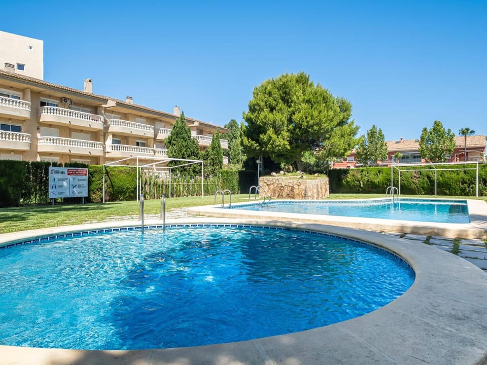 Girasol Coastal Retreat. 2BR I Pool Apartment in Marina Alta