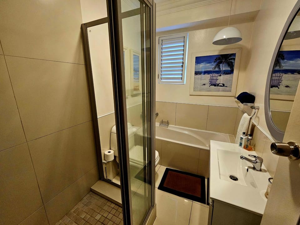 Shower, Toilet, Bathroom, Bath