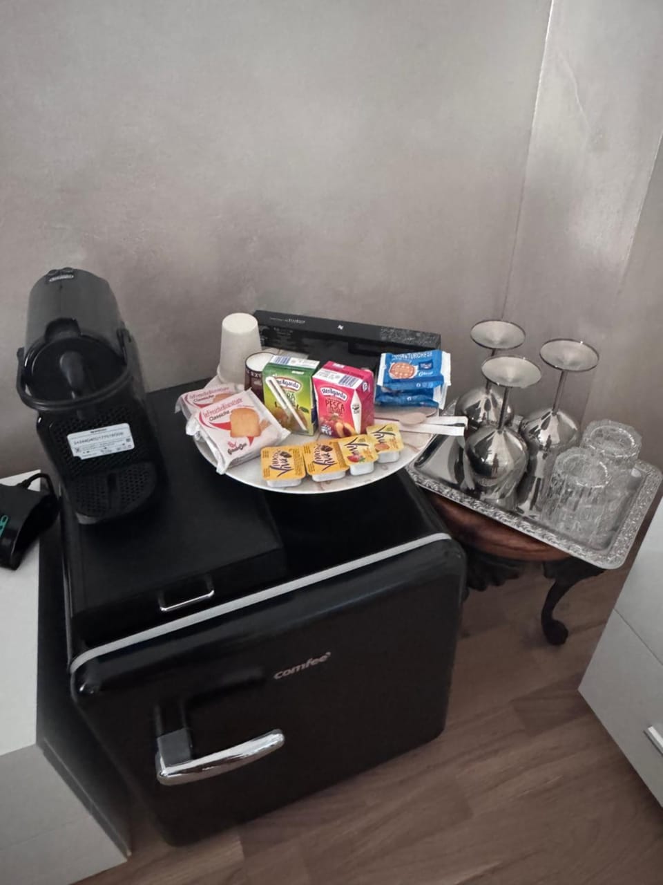 Coffee/tea facilities, Food and drinks