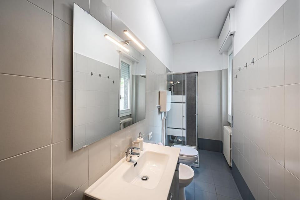 Brown Garden Como - Free Parking Apartment in Como