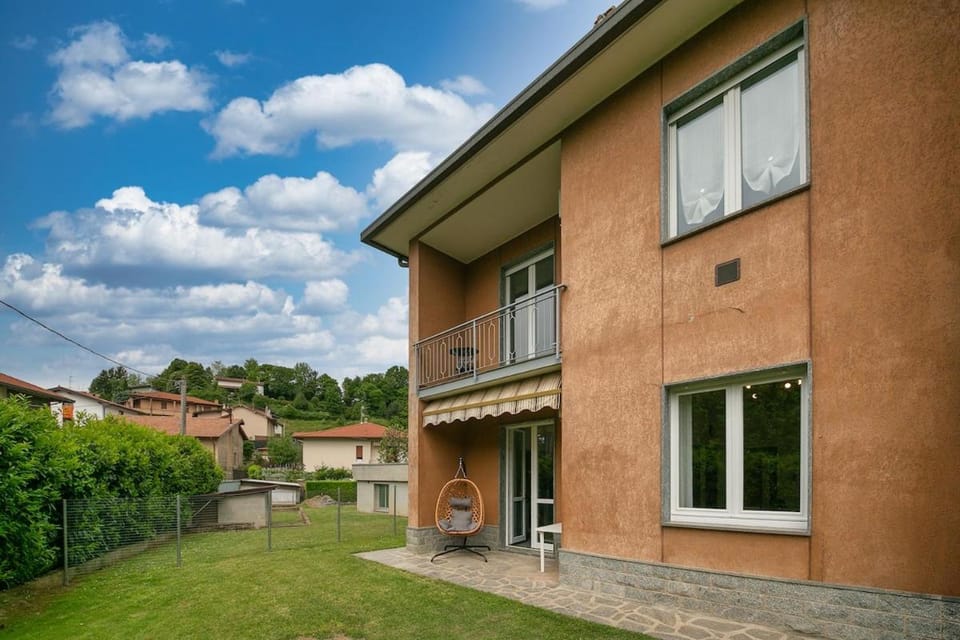 Brown Garden Como - Free Parking Apartment in Como
