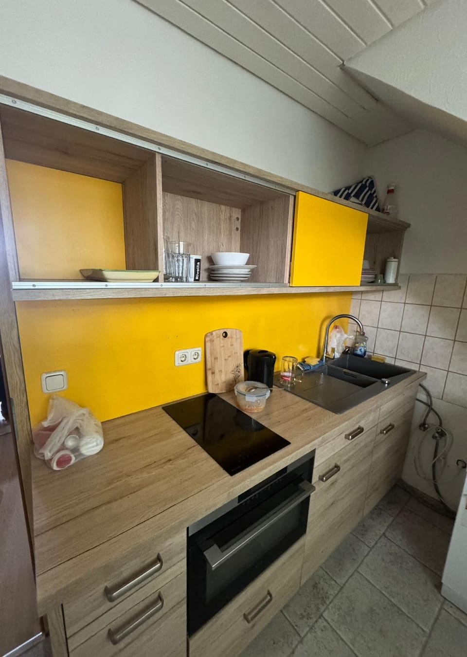 Schöne Monteurs-Wohnung in Duisburg Meiderich 47137 Apartment in Duisburg