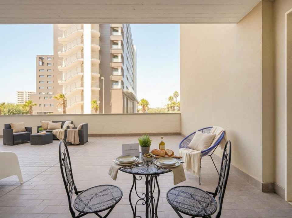 Sky Gate Red Suite by Airport Apartment in Bari