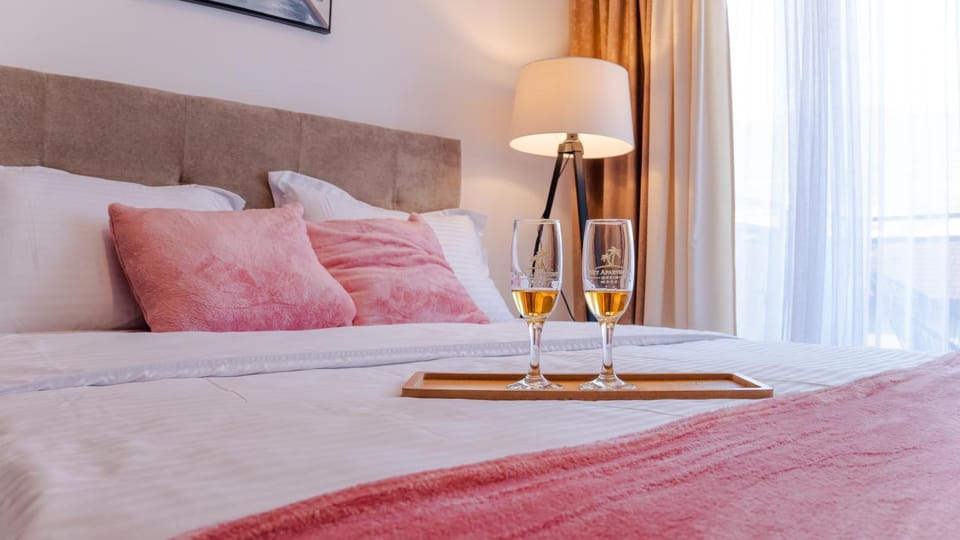 Cozy Apartments Ohrid - Mountain View Balcony Apartment in Ohrid