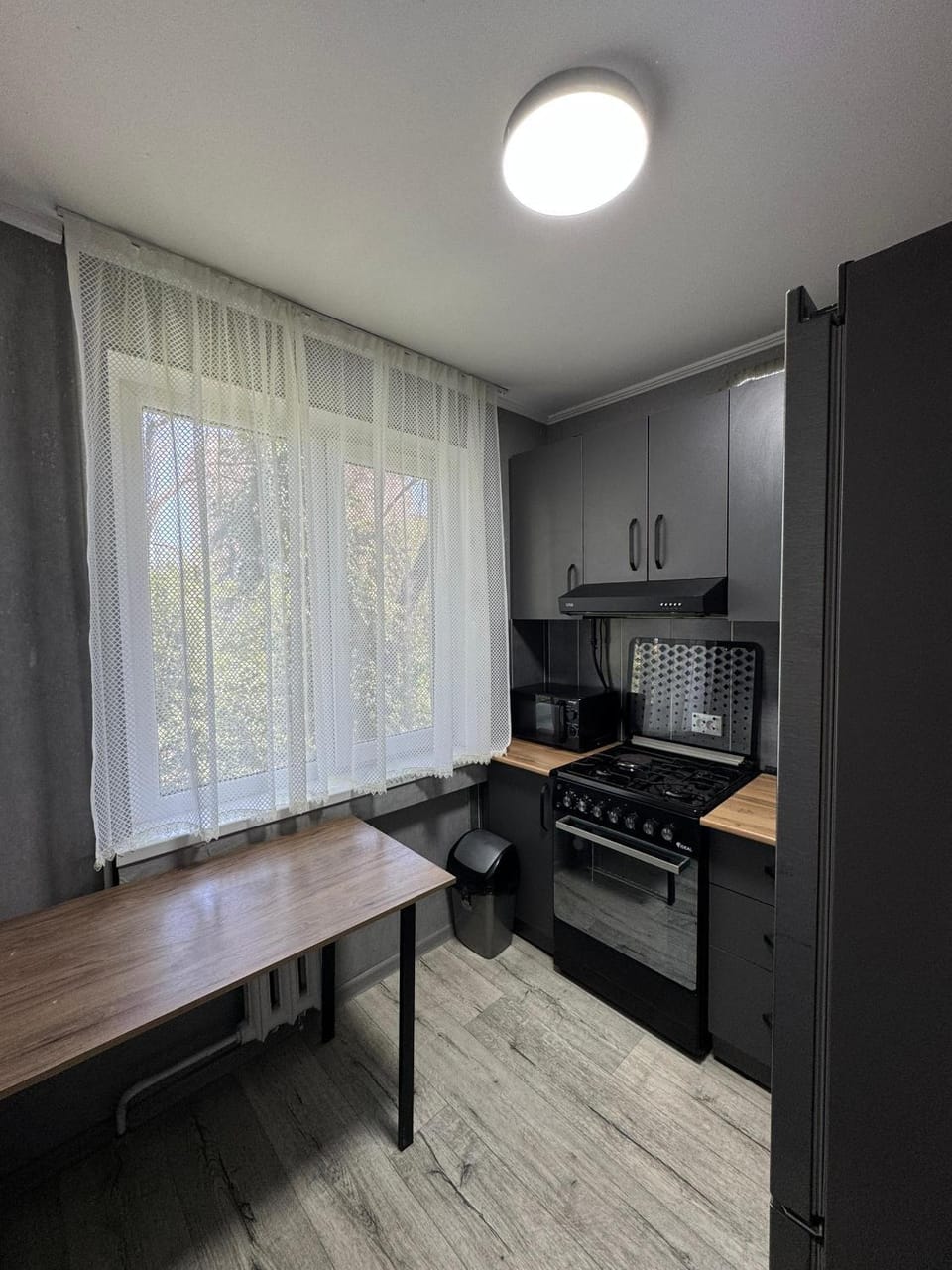 Kitchen or kitchenette, Dining area, minibar, stove