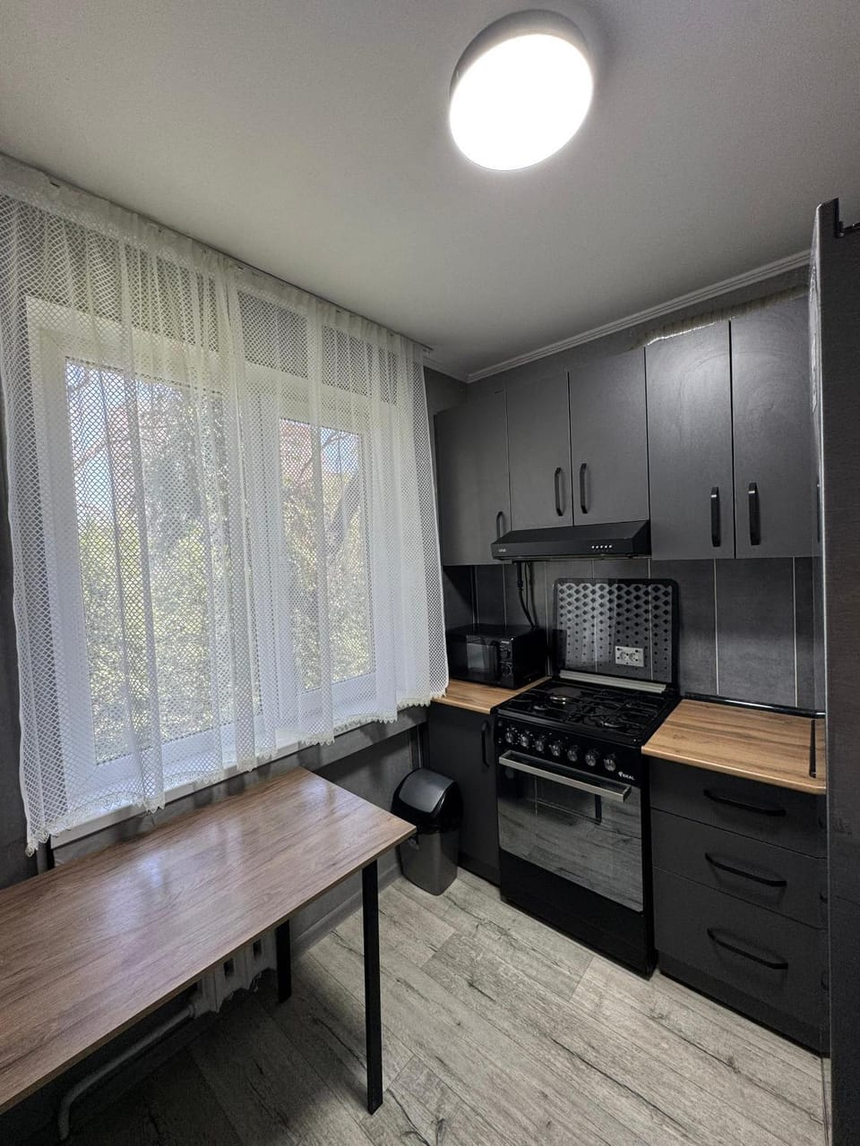 Kitchen or kitchenette, Dining area, minibar, stove
