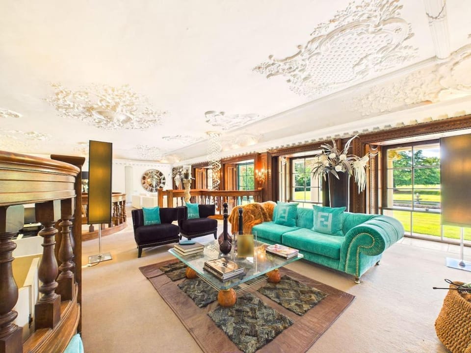 NEW Luxurious Umberslade Hall Retreat By Signature Stays with Cinema Room House in Wychavon District