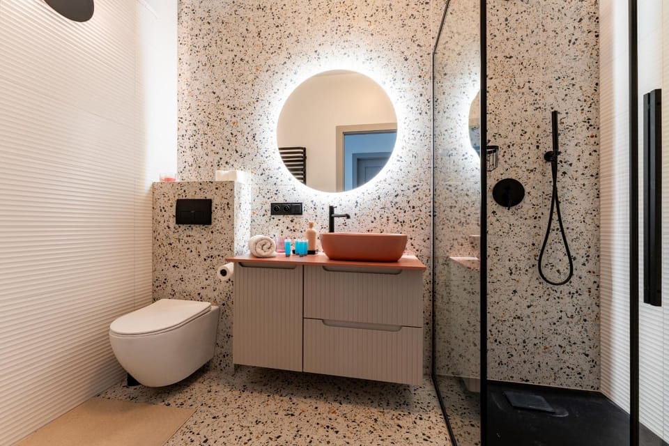 Shower, Toilet, Bathroom