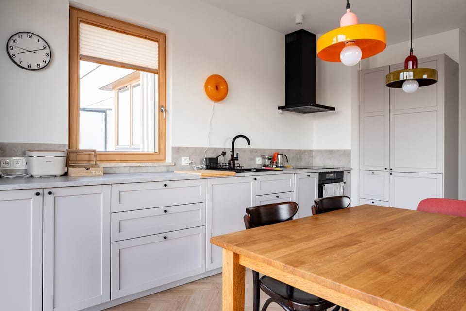 Kitchen or kitchenette, Dining area, stove
