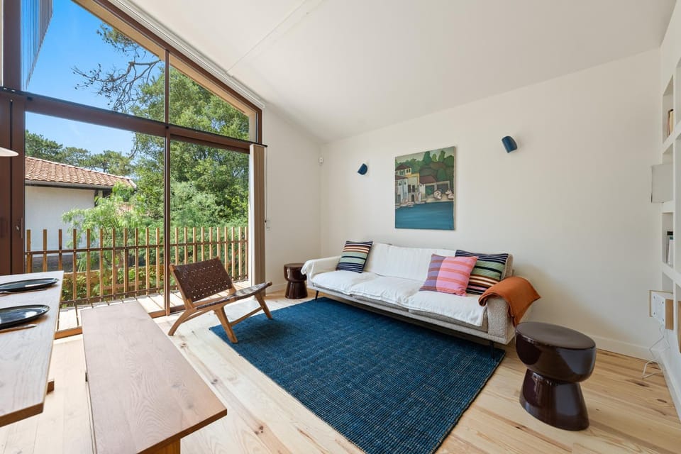 Day, Living room