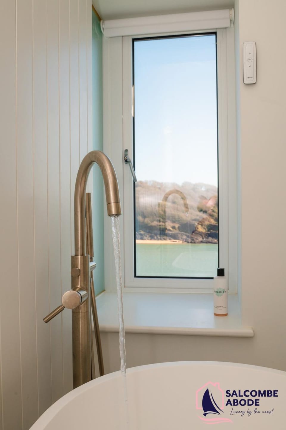 Luxury Estuary Views & Parking - Woodcot Cottage House in Salcombe