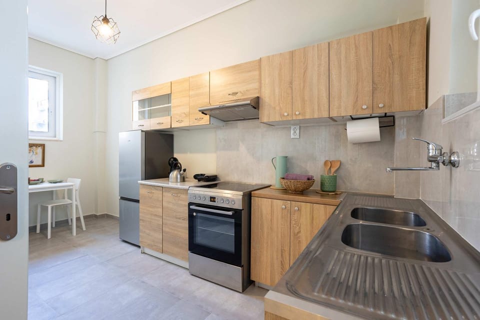 Kitchen or kitchenette, Dining area, oven, stove, toaster