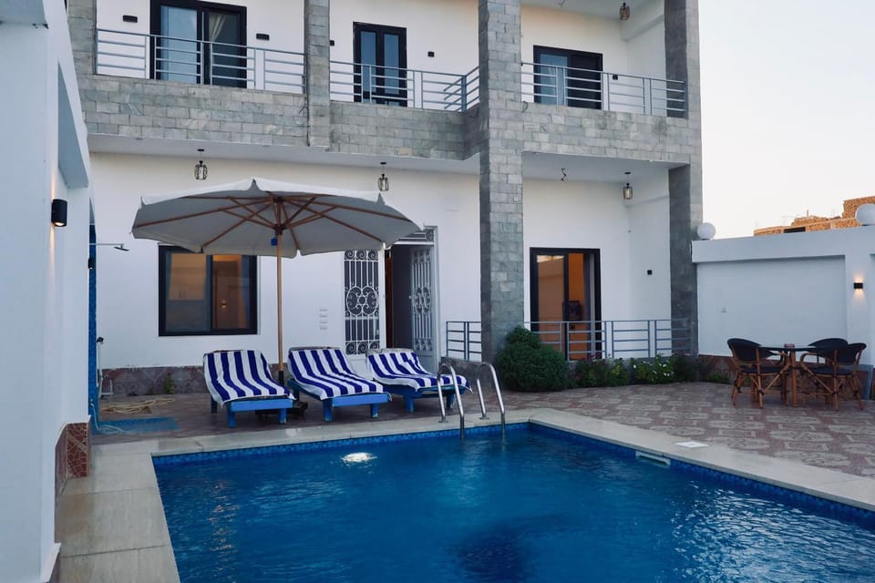 Property building, Pool view