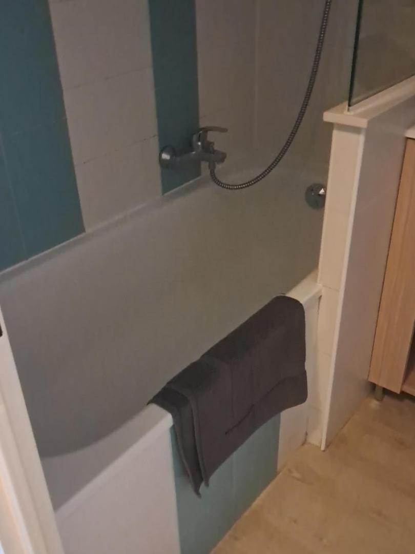 Bathroom, Bath