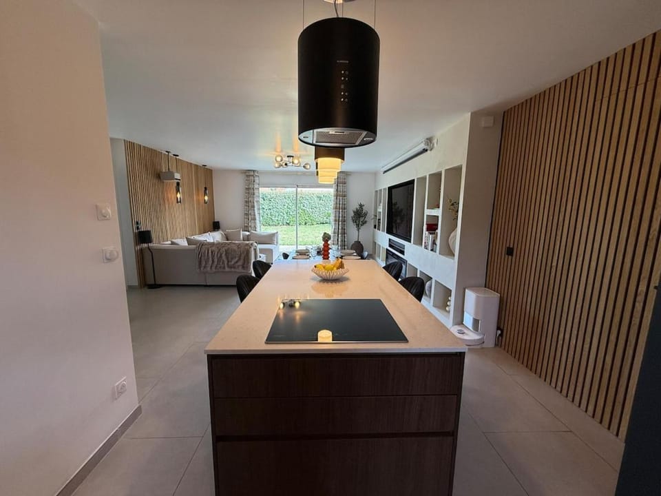 La Maison Signature, 24 Hours of Le Mans, Sauna, barbecue House in Pays de la Loire