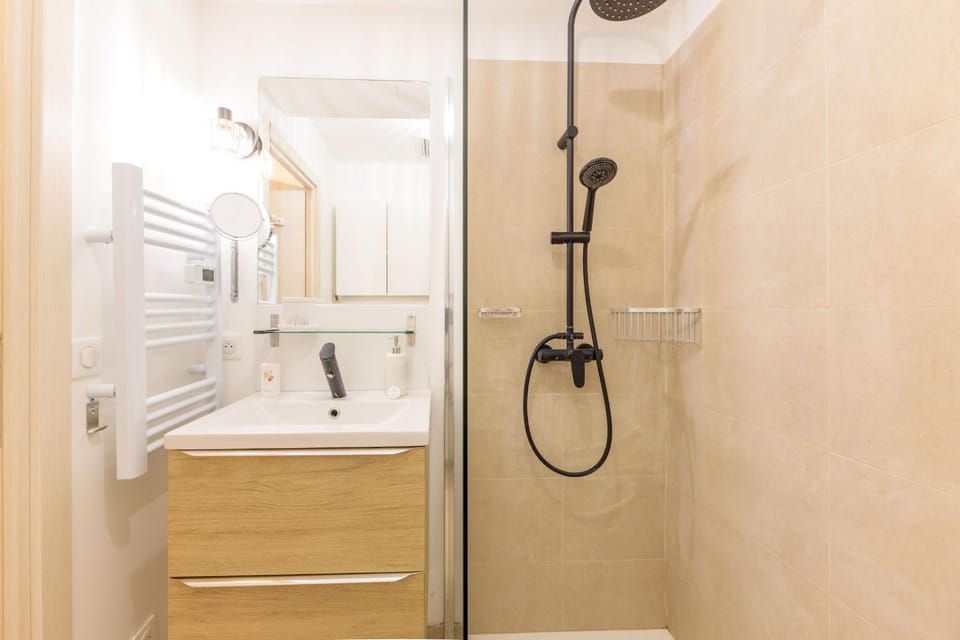 Shower, Bathroom
