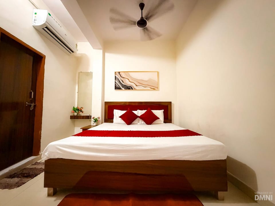 Bed, Photo of the whole room, Bedroom, air conditioner