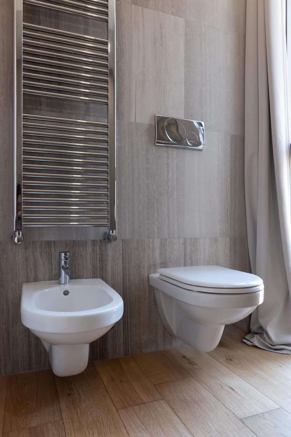 Toilet, bidet
