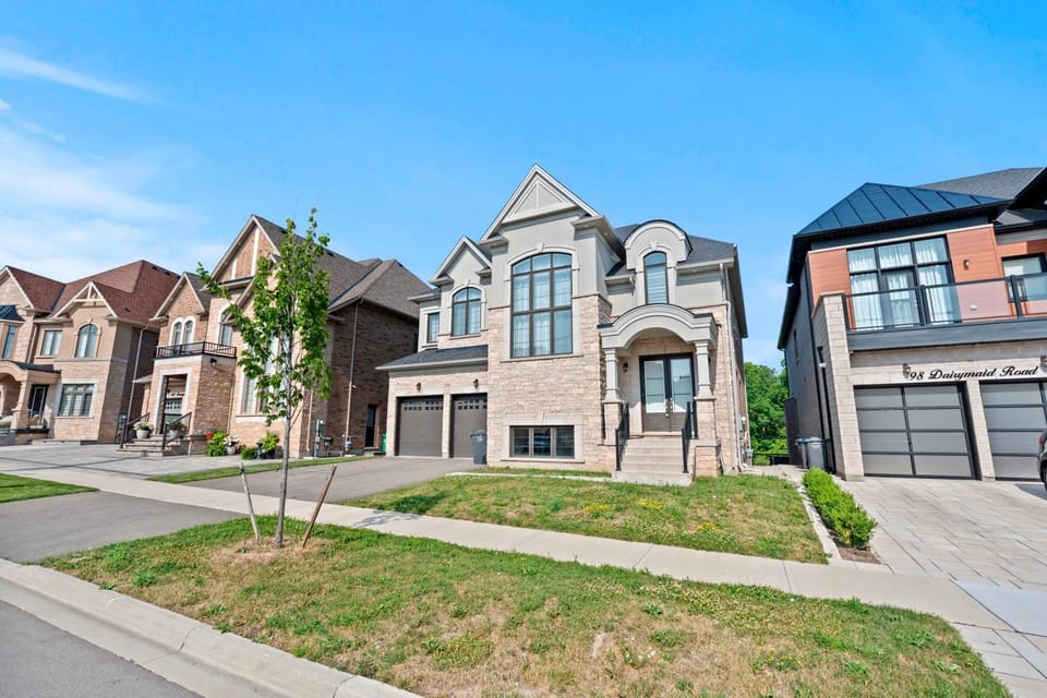 Property building, Day, Neighbourhood, Street view