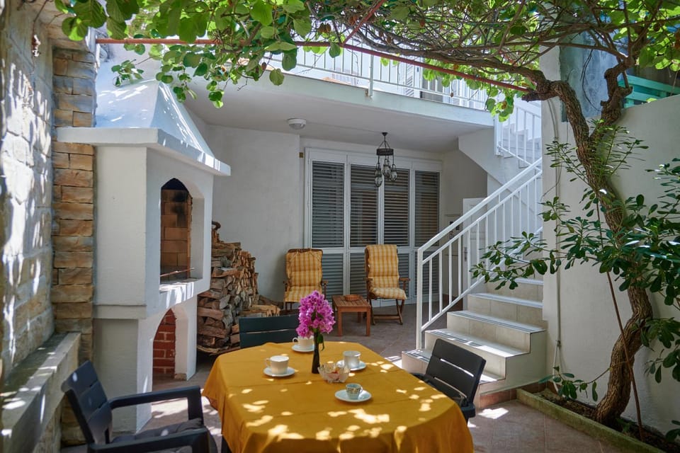 Patio, BBQ facilities, Garden, Balcony/Terrace