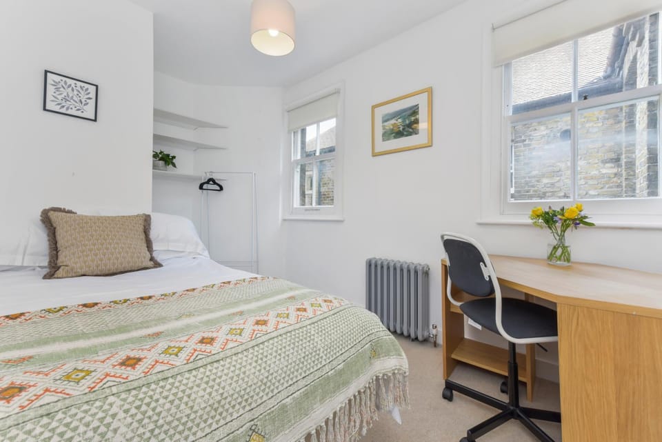 Spacious 3BDR On The Southbank With Balcony Apartment in London Borough of Southwark