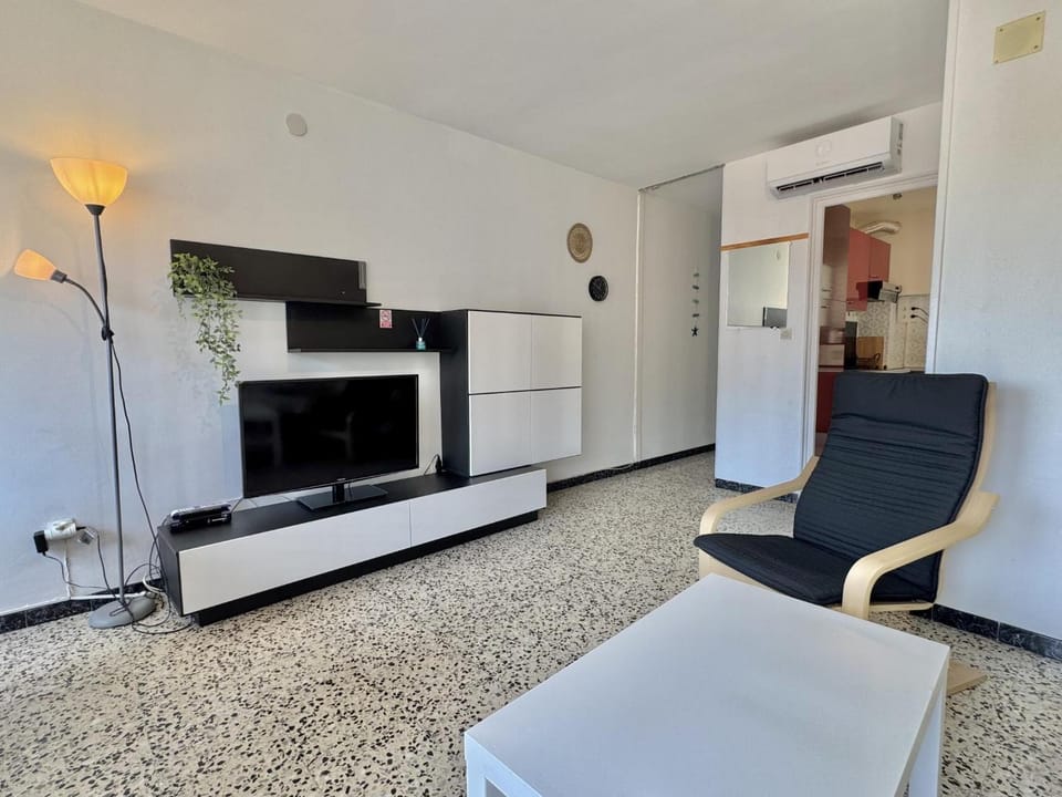 TV and multimedia, Living room, air conditioner