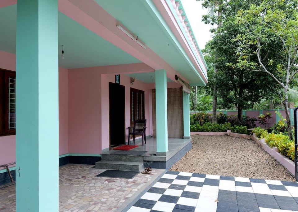 Fully Equipped Family Home Stay House in Kerala