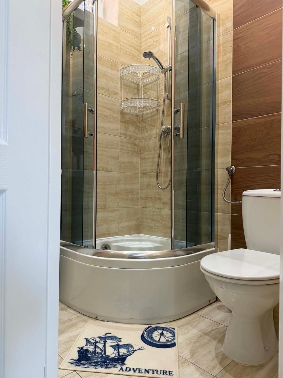 Shower, Toilet