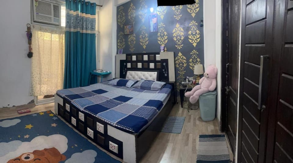 One room Apartment in Noida