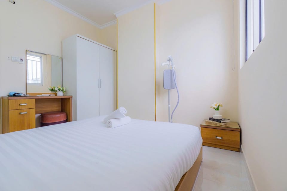 Bed, Photo of the whole room, Bedroom, towels, wardrobe