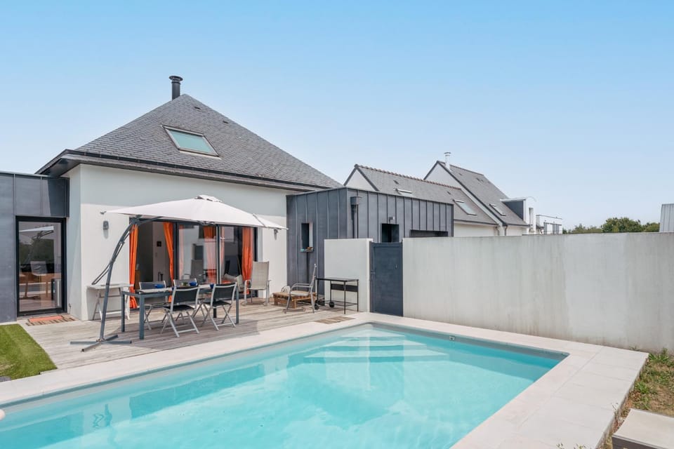 Patio, Pool view, Swimming pool