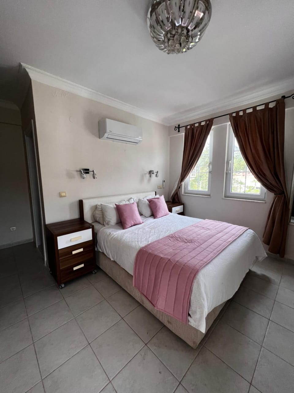 Brooklands Villa, Hisaronu, Villa in Ölüdeniz