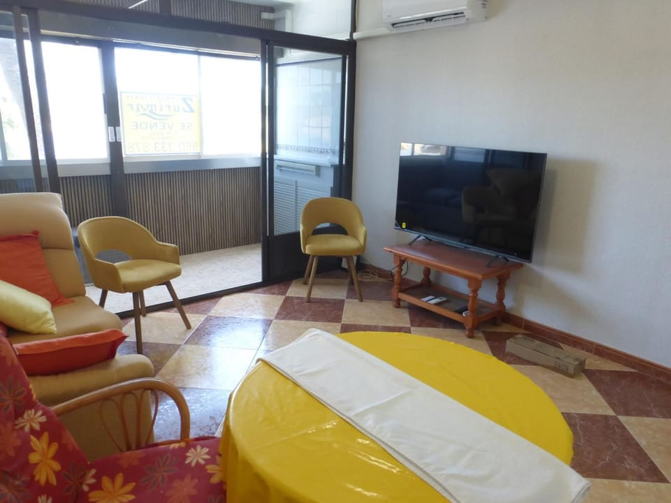 Communal lounge/ TV room, TV and multimedia, Living room