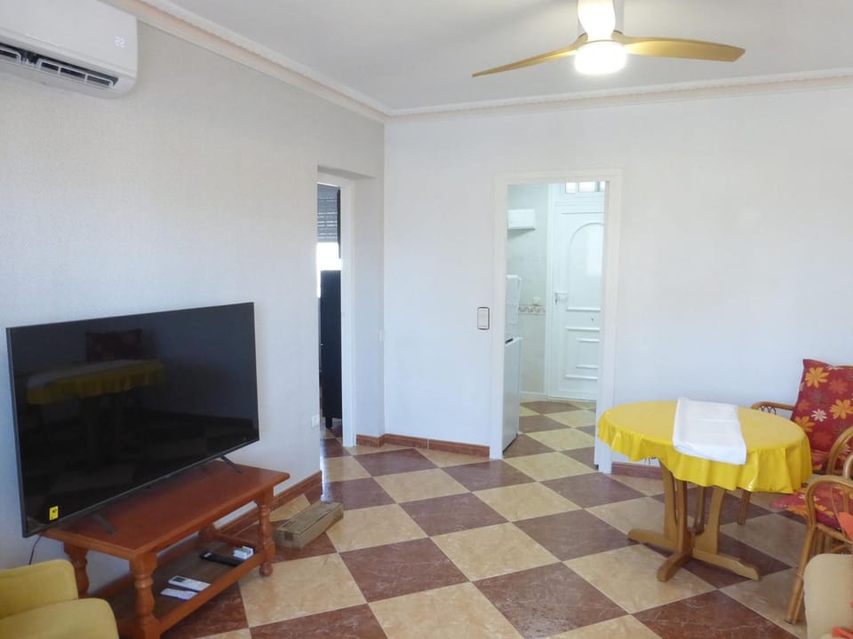 Communal lounge/ TV room, TV and multimedia, Living room