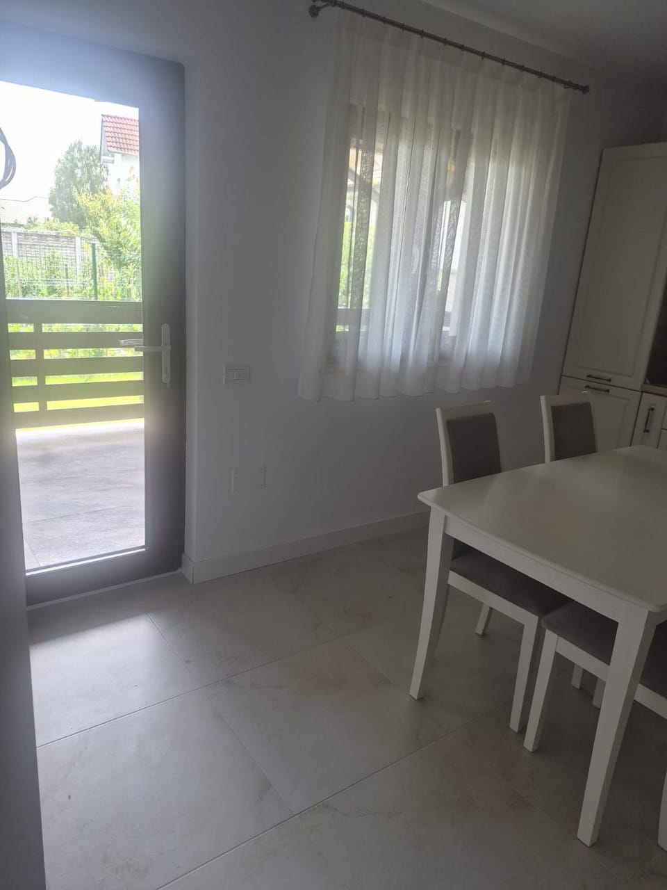 Dining area, kitchen