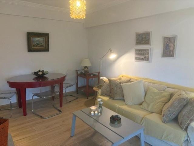 Flisvos Garden hub Apartment in South Athens