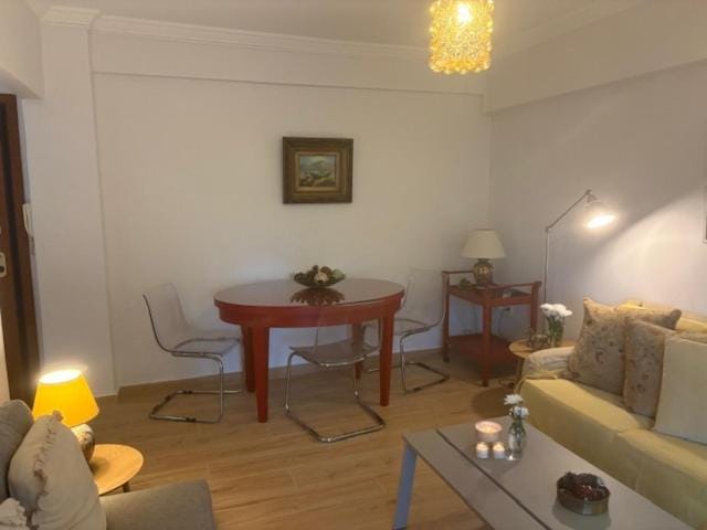Flisvos Garden hub Apartment in South Athens