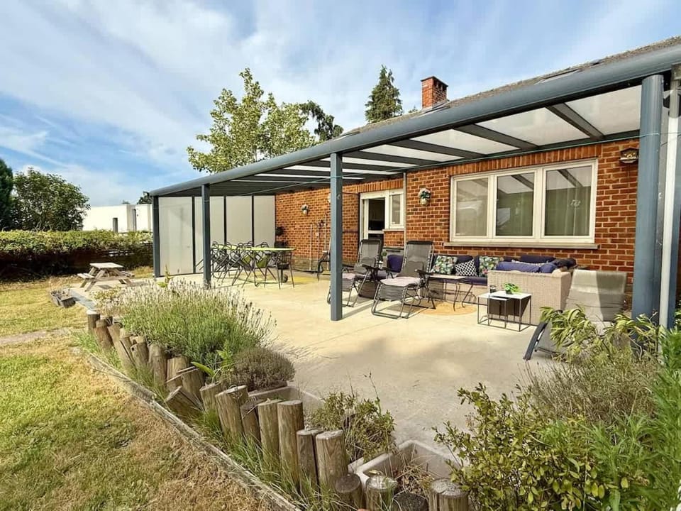 Cosy House for 10 with clim and garden House in Belgium