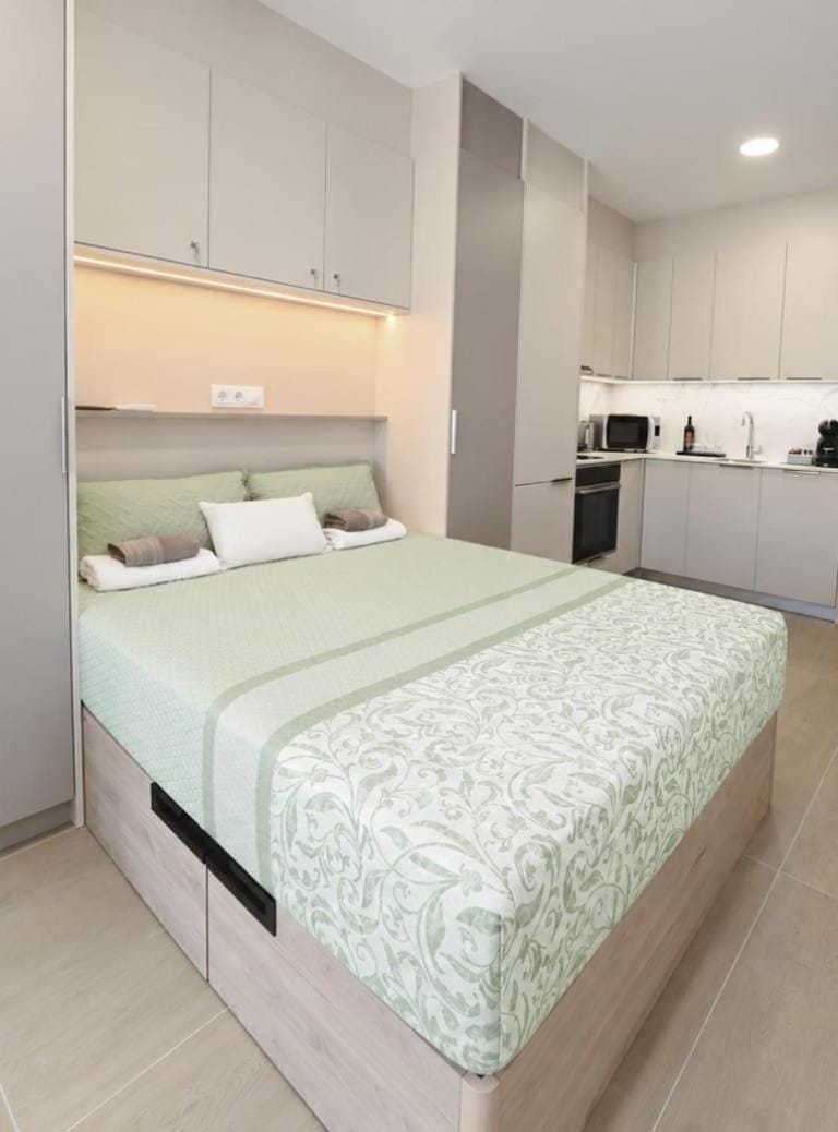 Bed, Photo of the whole room, Bedroom