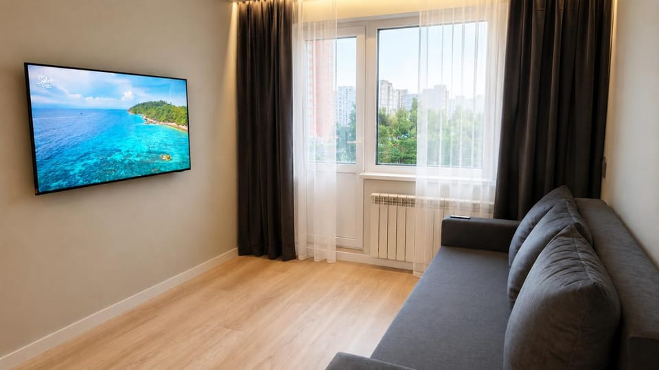 Communal lounge/ TV room, TV and multimedia, Living room, Seating area, Evening entertainment