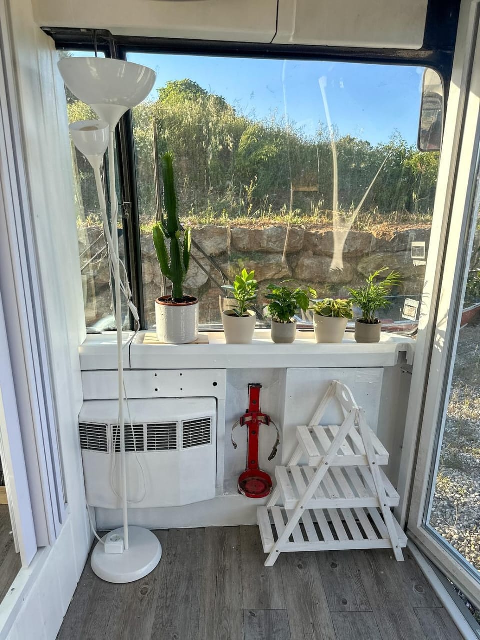 Ericeira Magic Bus with jacuzzi Apartment in Lisbon District