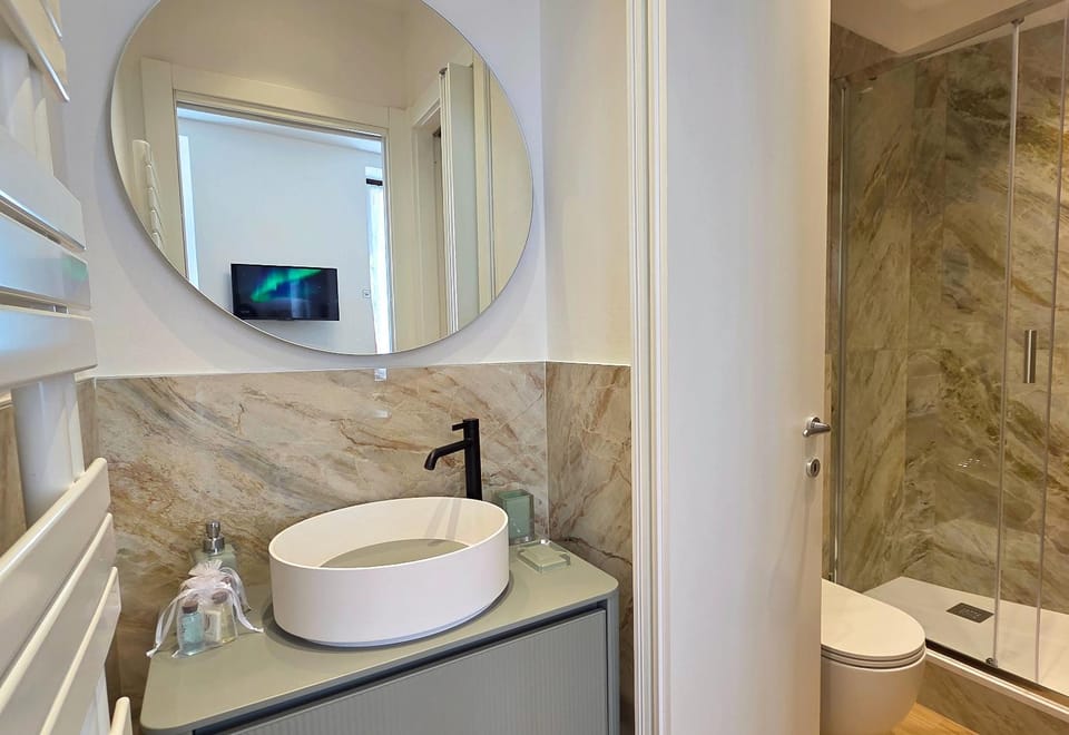 Shower, Bathroom, towels