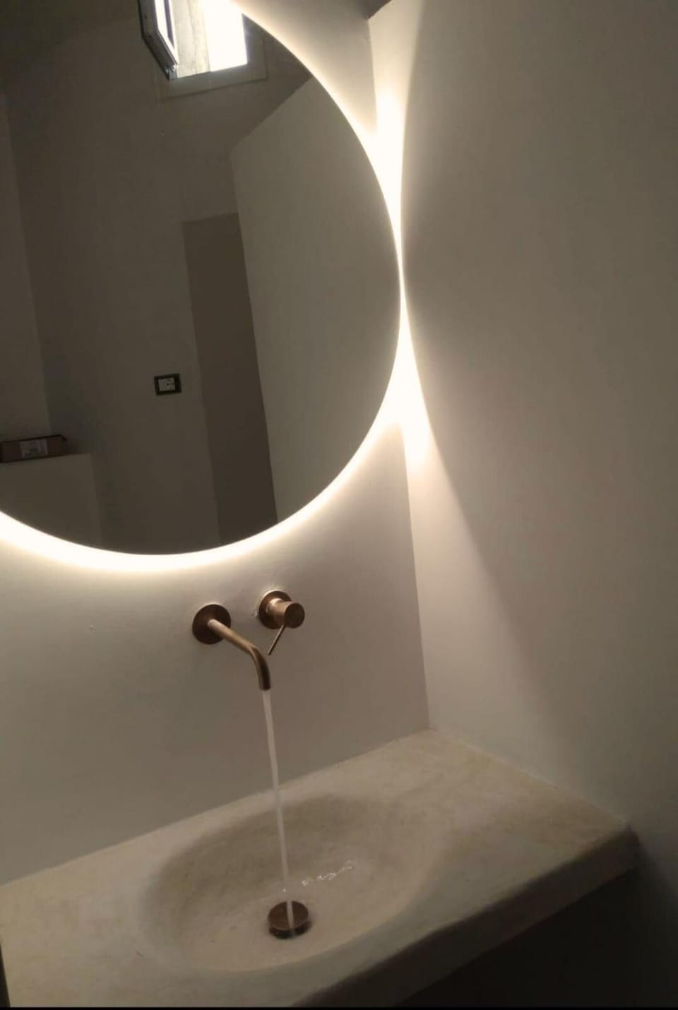 Shower, Toilet, Bathroom, hair dryier