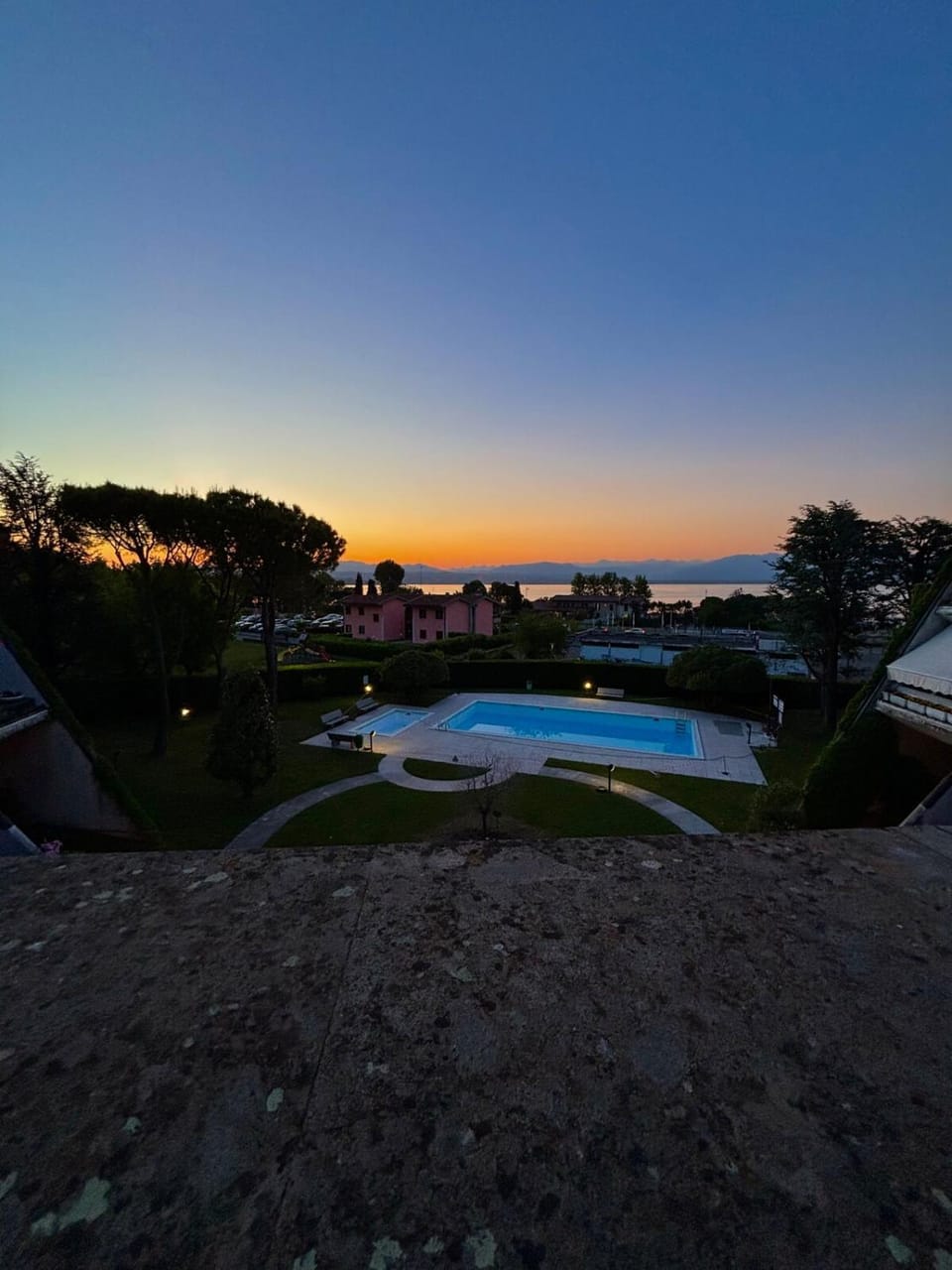 Lake view Garda apartment - Swimming pool Apartment in Desenzano del Garda