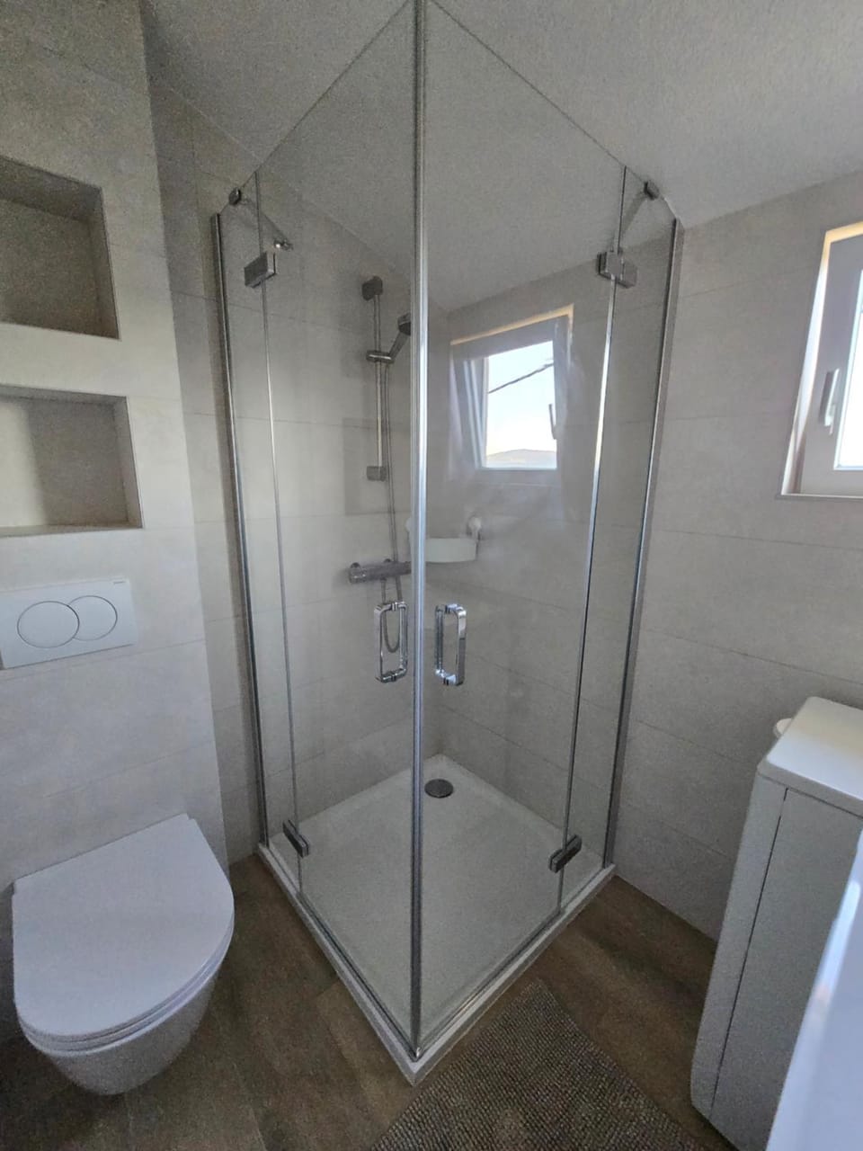 Shower, Toilet, Bathroom