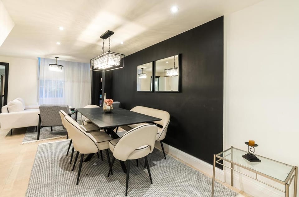 Elegant Stay in Westminster Apartment in City of Westminster