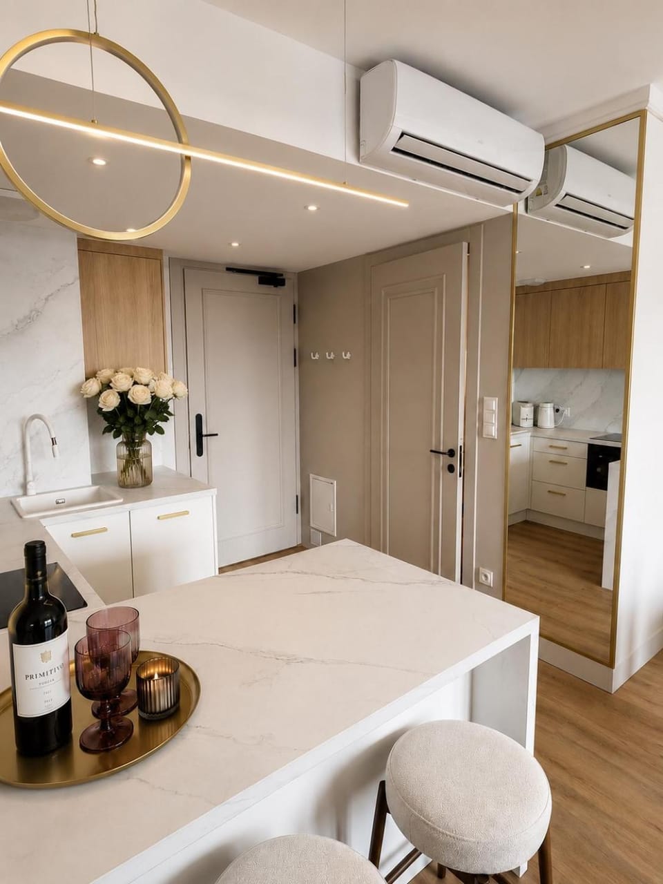 Kitchen or kitchenette, Dining area, air conditioner