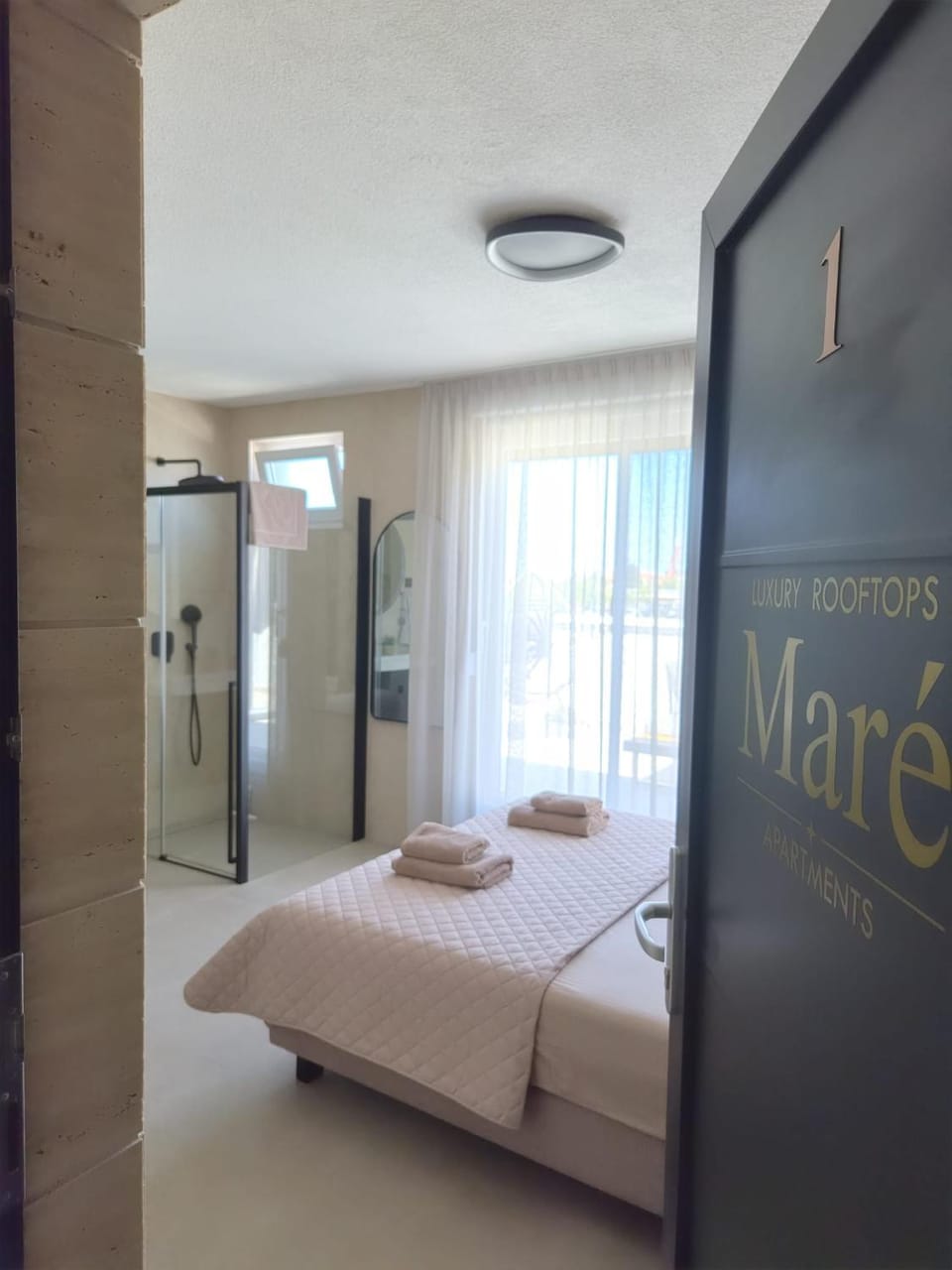 Bed, Photo of the whole room, Bedroom, towels