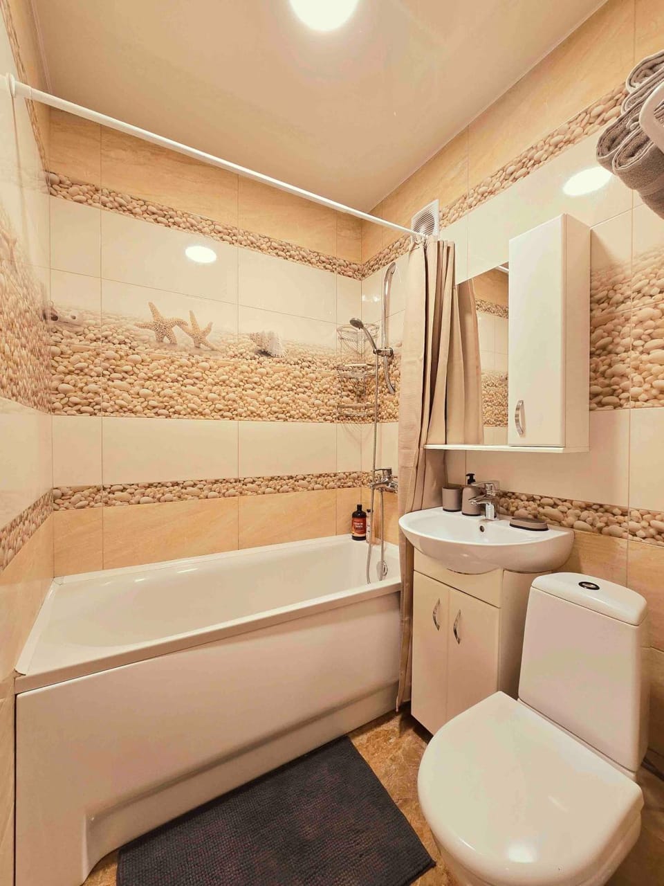 Center of the city 1 BDR - studio Apartment in Chișinău