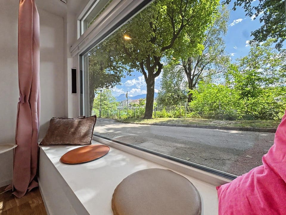Garden, Living room